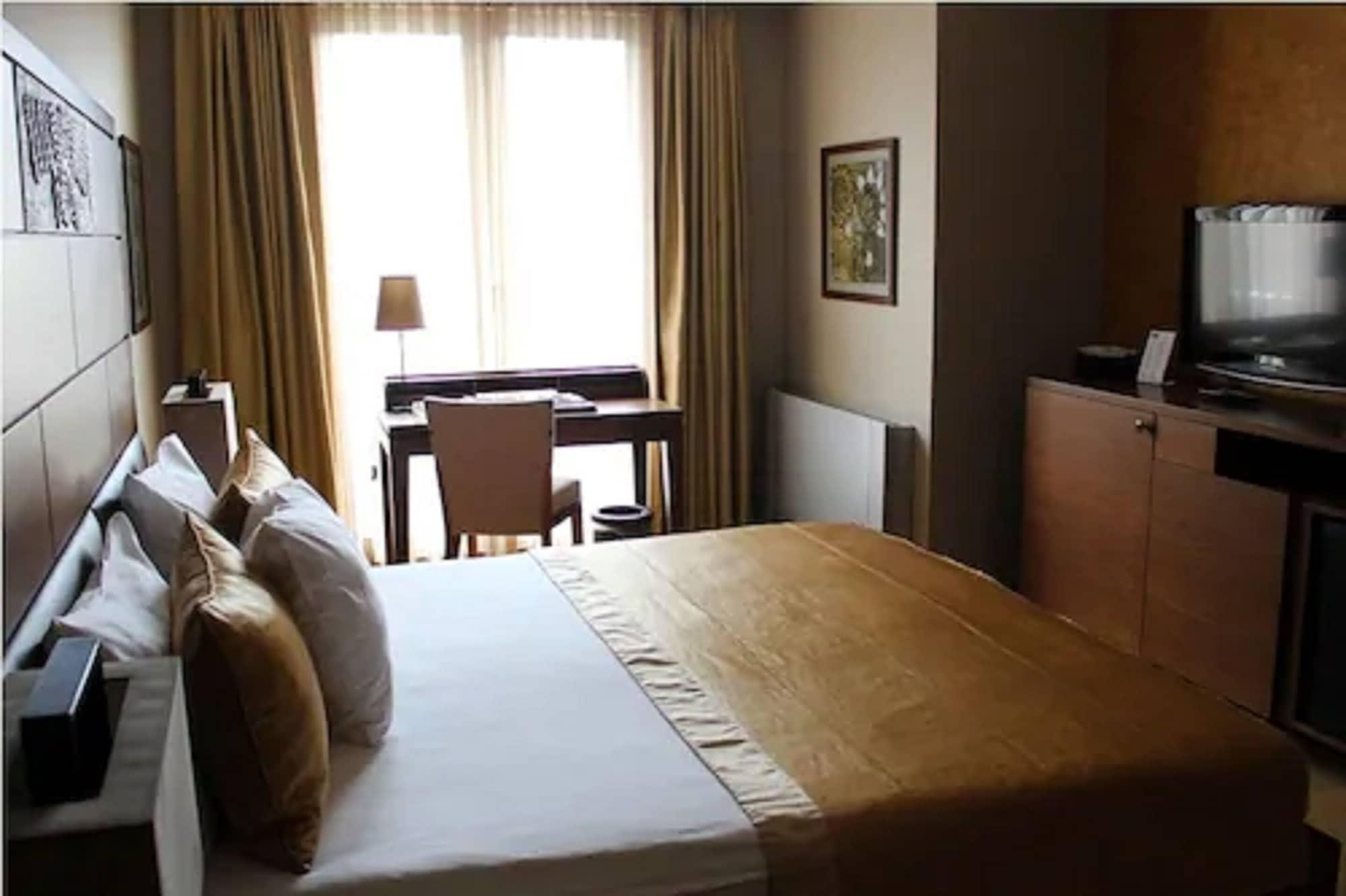 Continental Hotel Pera Istanbul Ngoại thất bức ảnh